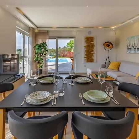 Holiday home Stunning In Pula